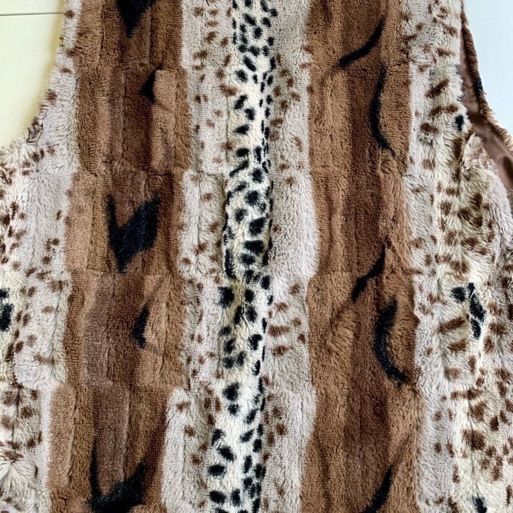 Multiples Vest - Picture 7 of 12
